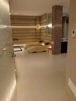 Sauna, hot tub, steam room, massages