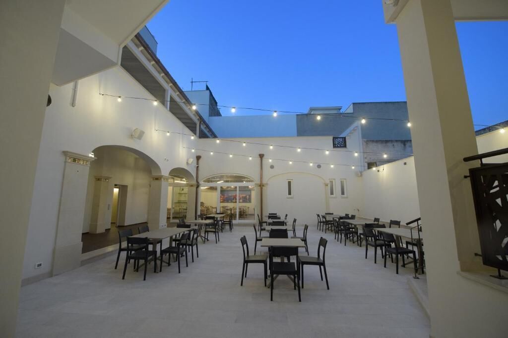 Doppia Classic, vista cortile | Ristorazione all'aperto