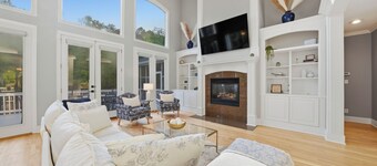 Lakefront + Private Dock + Hot Tub + Fire Pit + Game Room | Belle Pines Hideaway