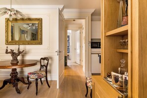 Interior - Paddington Station 2-Bed 4-Guest Designer Flat (London)