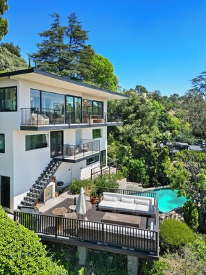 Terrace/patio - Pool + Hot Tub + Skyline Views | Hollywood Hills | Mulholland Vista Estate (Los Angeles)
