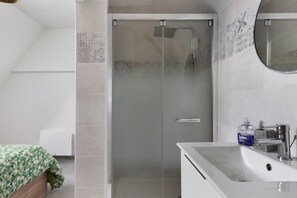 Bathroom - Gite de la Ferme de la Dalbeine – 25 min from Chenonceaux (Veuzain-sur-Loire)