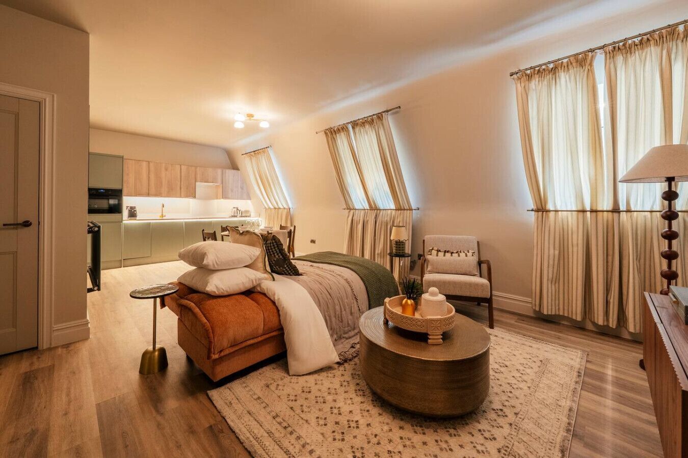 Desk, iron/ironing board, travel crib, WiFi