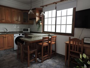 Private kitchen - Casa Con Piscina Aislada, a 5 minutos de la playa y con atardeceres mágicos (Tazacorte)