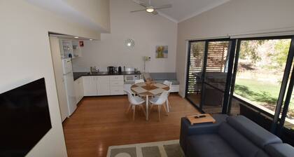 ‘SeaRenity’ Preston Beach, 2-bedroom chalet