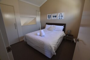 Room - ‘SeaRenity’ Preston Beach, 2-bedroom chalet (Preston Beach)