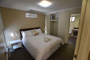 Room - ‘SeaRenity’ Preston Beach, 2-bedroom chalet (Preston Beach)