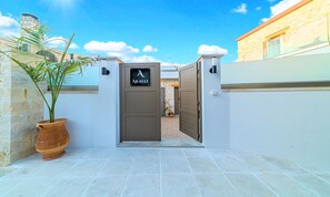 Exterior detail - Villa Akalli | Private Pool & Hot Tub in a Restored Venetian Residence (Agia Paraskevi)