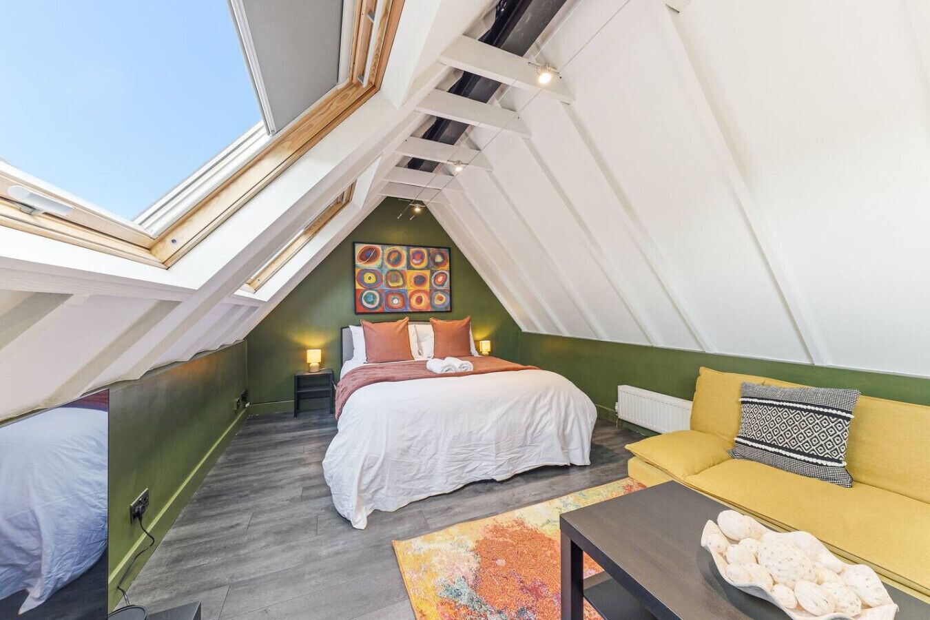 WiFi, bed sheets
