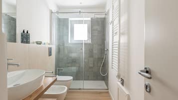 Comfort Apartment, 1 Bedroom, Balcony | Bathroom