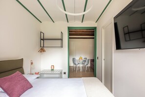 Superior-Apartment, 1 Schlafzimmer, Balkon | Individuell dekoriert, individuell eingerichtet