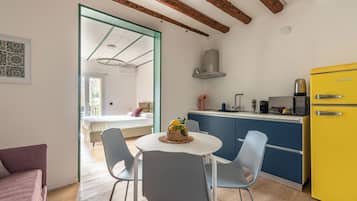 Departamento superior, 1 habitación, balcón | Cocina privada