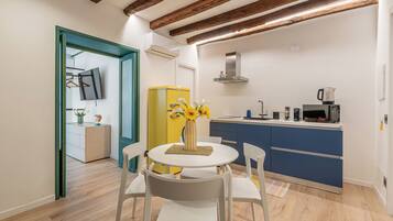 Comfort Apartment, 1 Bedroom, Balcony | Private kitchen
