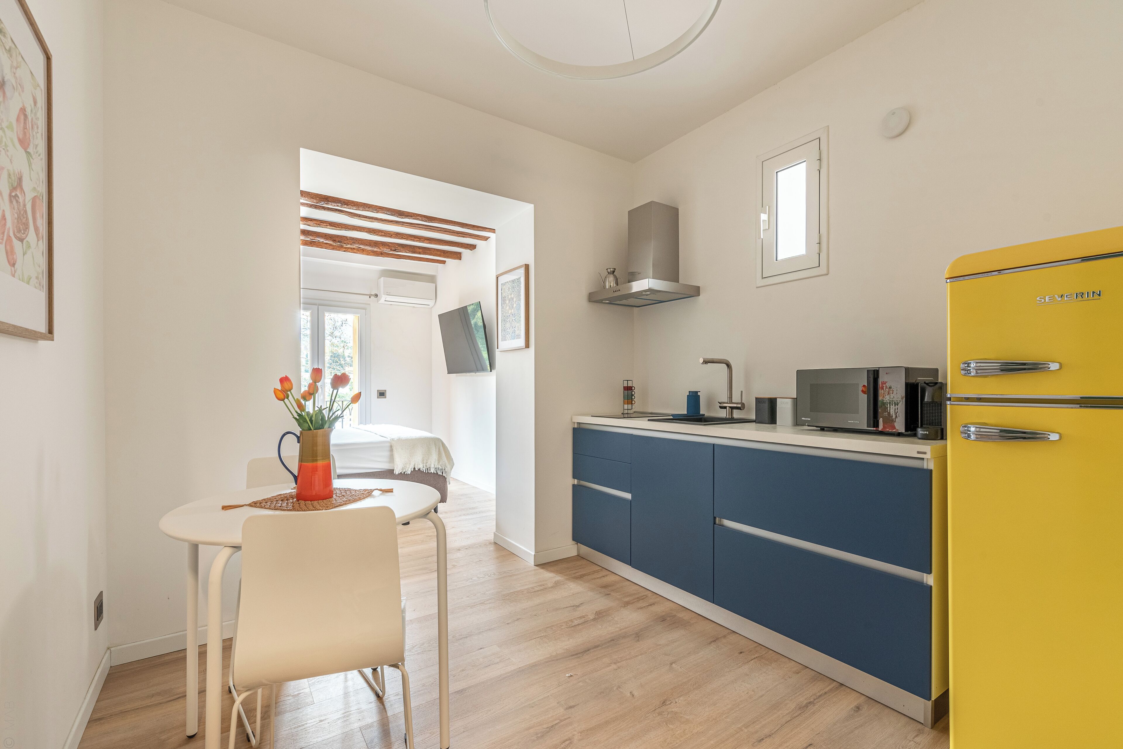 Classic Apartment, 1 Bedroom, Balcony | Private kitchen