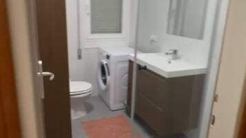 Apartment, 2 Bedrooms, Terrace, Ocean View | Bathroom