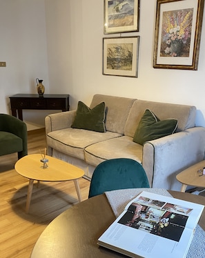 Living area - Vrbo Property (Roma)