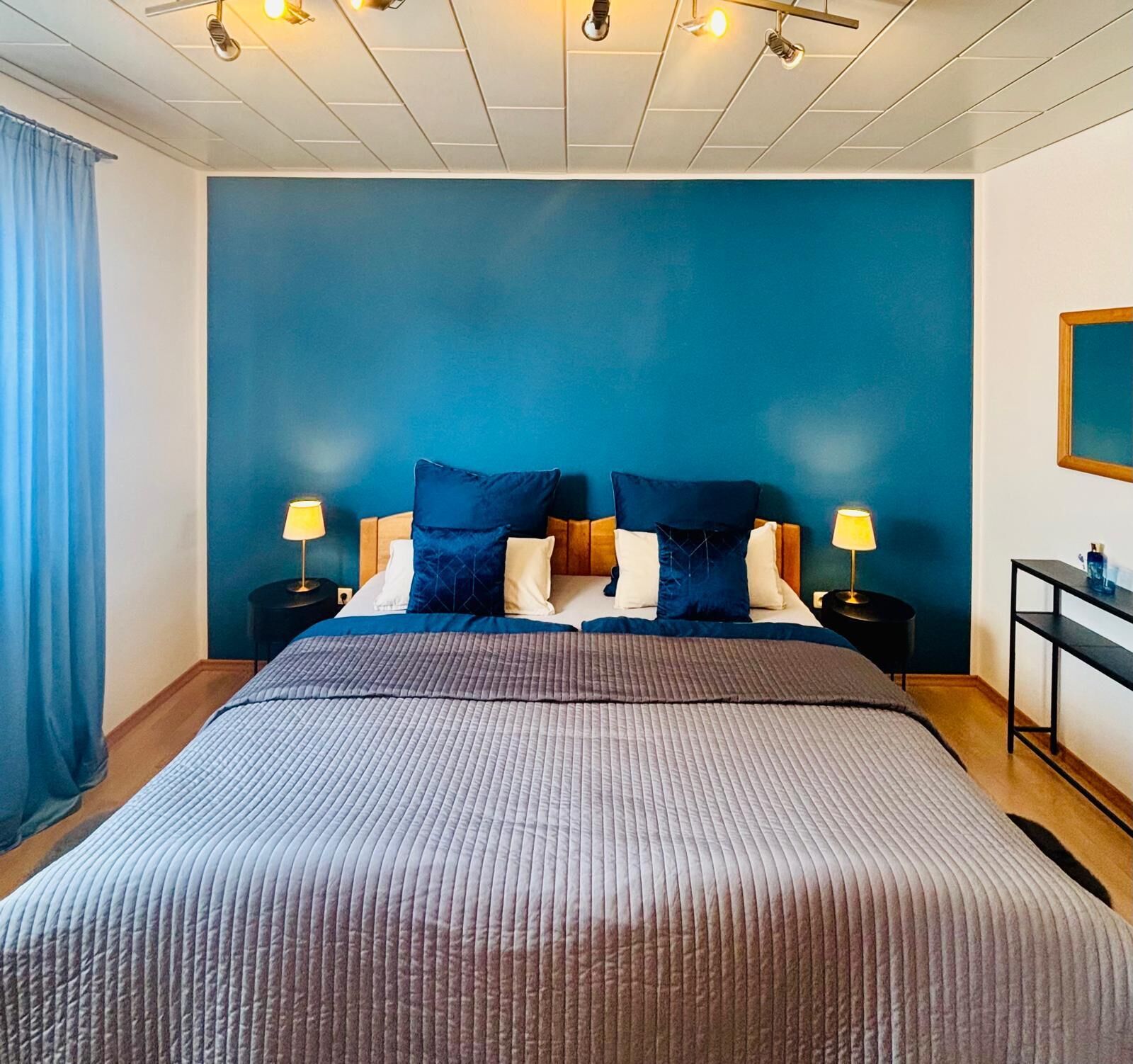 2 Schlafzimmer, Schreibtisch, Bügeleisen/Bügelbrett, kostenloses WLAN