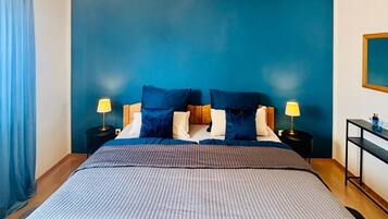 2 Schlafzimmer, Schreibtisch, Bügeleisen/Bügelbrett, kostenloses WLAN