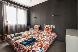 4 Schlafzimmer, Bügeleisen/Bügelbrett, WLAN, Bettwäsche