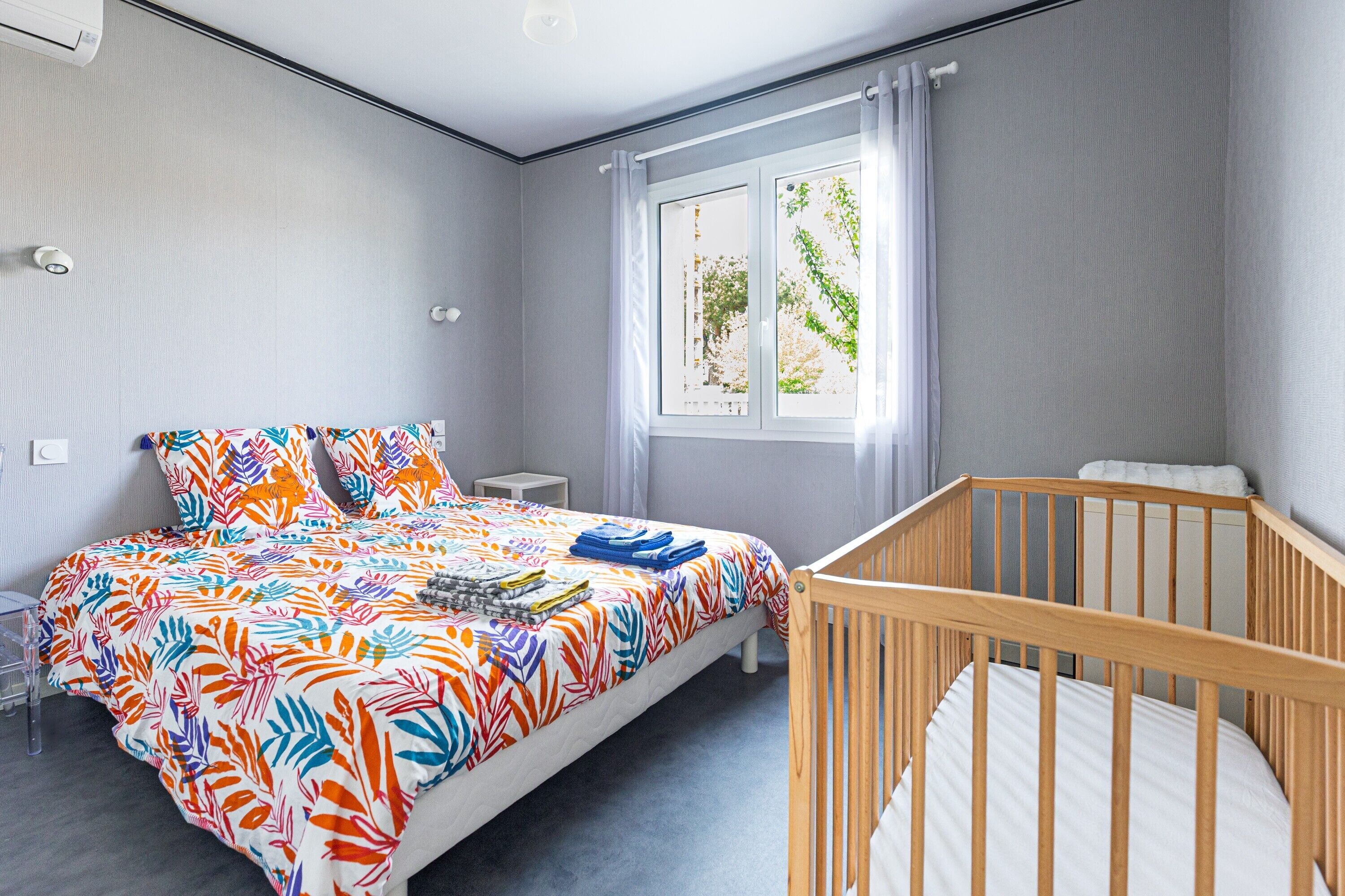 4 slaapkamers, een strijkplank/strijkijzer, wifi, beddengoed