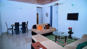 Apartment, Balcony, Courtyard View | Living area