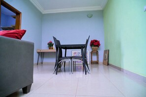 Apartment, Balcony, Courtyard View | Interior - Kevin's Luxurious Home  (Bamenda)