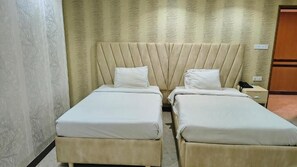 Camera Deluxe con 2 letti singoli, vista città | Spa