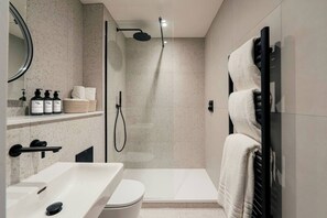 Hair dryer - Beautiful and Central Harrogate One Bed Apartment (North Yorkshire)