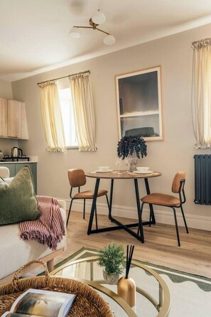 TV - Beautiful and Central Harrogate One Bed Apartment (North Yorkshire)