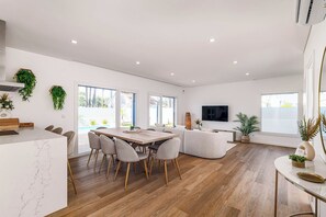 Dining - OCEANBREEZE AROEIRA - Optional heated pool - Just 5 minutes from the beach (Aroeira)