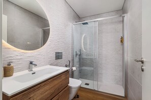 Hair dryer, towels, soap, toilet paper - OCEANBREEZE AROEIRA - Optional heated pool - Just 5 minutes from the beach (Aroeira)