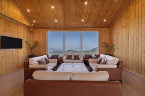 Lobby sitting area - Hotel The Bliss Kufri (Theog)