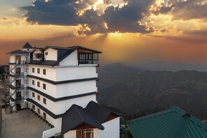 View from property - Hotel The Bliss Kufri (Theog)