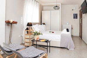 1 habitación, tabla de planchar con plancha, cuna de viaje y wifi 