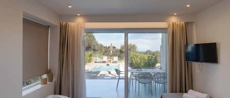 One-Bedroom Villa with Private Pool | Extra beds