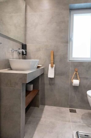 One-Bedroom Villa with Private Pool | Bathroom