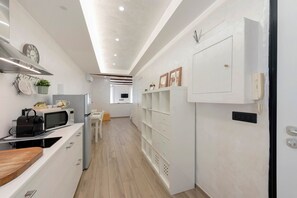 Private kitchen - Apartment 'The Hemme's Home' with Wi-Fi and Air Conditioning (Genova)