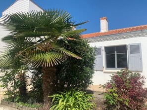 Exterior detail - Two cosy fishermen's houses - Saint Gilles Croix de Vie (Saint-Gilles-Croix-de-Vie)