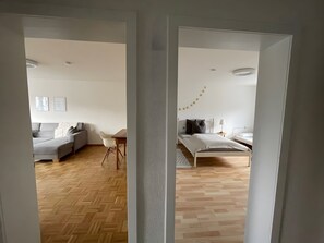 Room - Apartment 'K8 Living' with Mountain View, Private Terrace and Wi-Fi (Wehr)