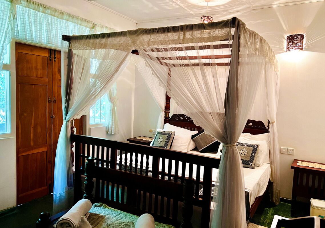 Classic Double Room, 1 Queen Bed, Garden View | Individually decorated, individually furnished, desk, iron/ironing board