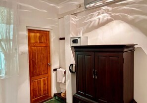 Classic Double Room, 1 Queen Bed, Garden View | Interior - WeCay Holidays Habarana (Habarana)