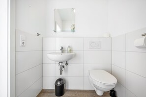 Bathroom - Studio Apartment 'Kleine Himmelpforte' with Wi-Fi (Himmelpforten)