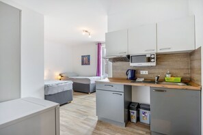 Private kitchen - Studio Apartment 'Kleine Himmelpforte' with Wi-Fi (Himmelpforten)