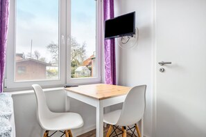 Interior - Studio Apartment 'Kleine Himmelpforte' with Wi-Fi (Himmelpforten)