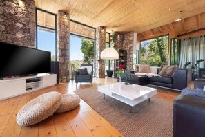 Smart TV, video games