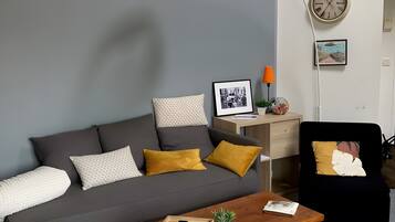 Télévision, lecteur de DVD, chaîne hi-fi