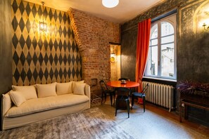 TV - Historic and elegant Catullo residence (Verona)