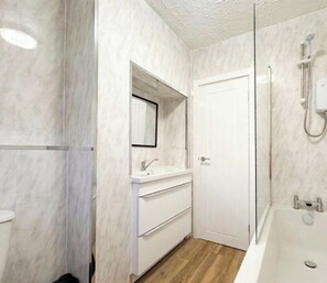Hair dryer, towels, soap, toilet paper - Etihad Stadium|CoOp Arena|Manchester City Centre (Manchester)