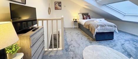 3 makuuhuonetta, silitysrauta/-lauta, internet, vuodevaatteet