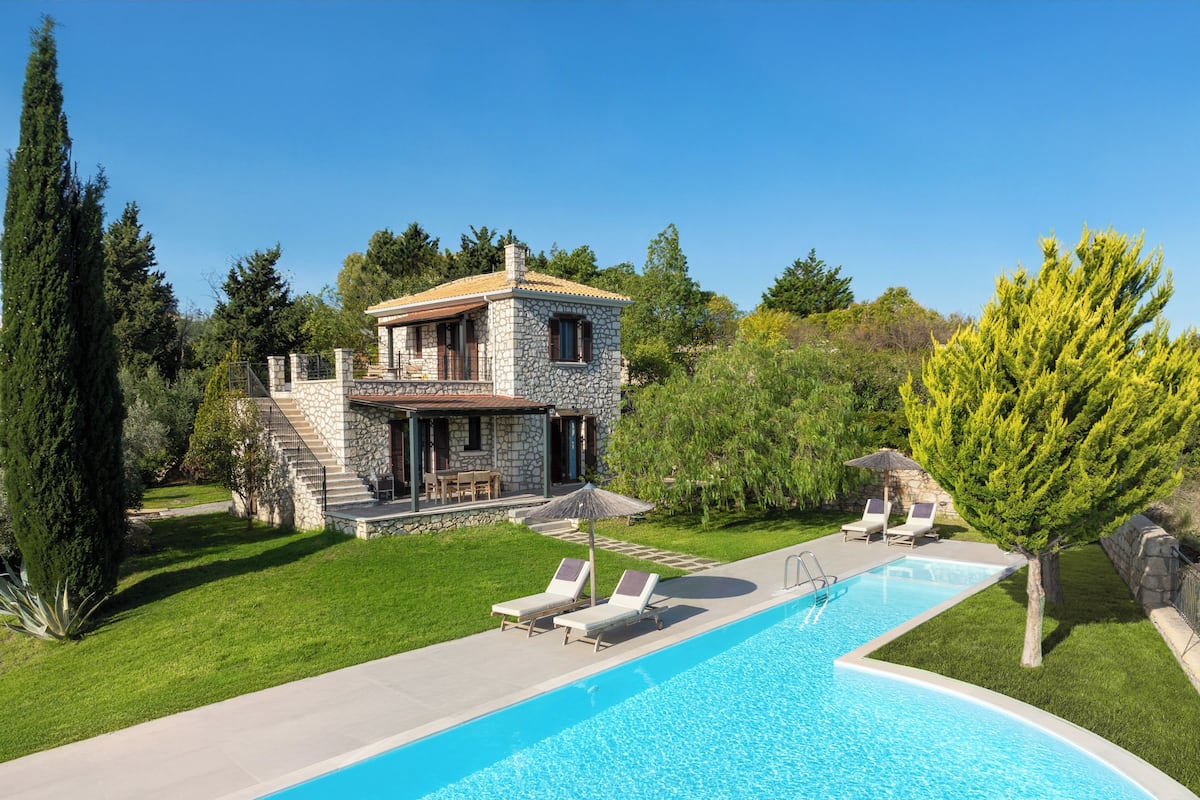 Vil·la panoràmica, piscina privada, vistes al mar | Terrassa o pati